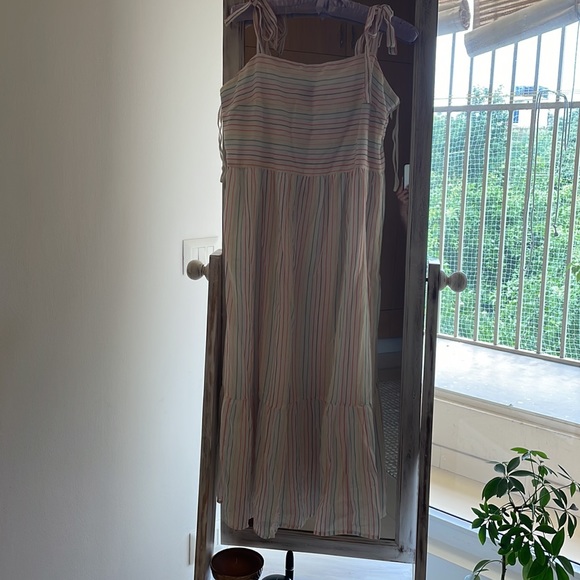 Super cute summer dress - tie knot and fully lined - Picture 8 of 10